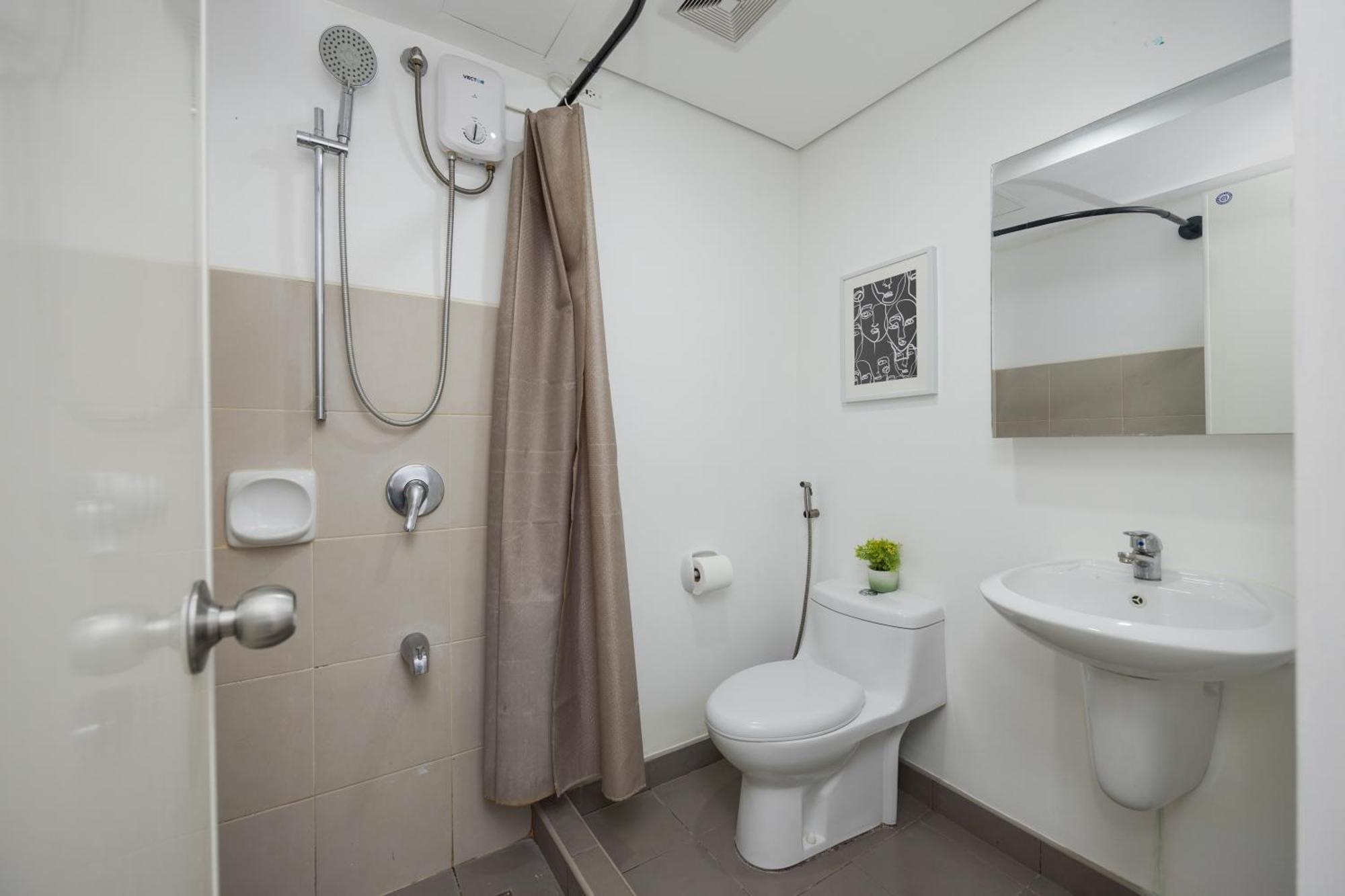 Furnished In Avida Towers Riala, It Park With Amazing View, Fast Wifi, Netflix, Pool And Apartment